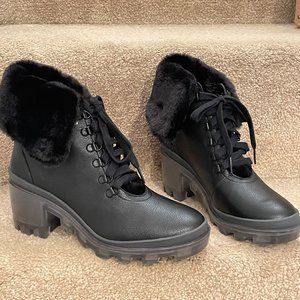 NIB $274 DELLA TERRA Black Faux Fur Lined Vegan Henley Boots sz 8